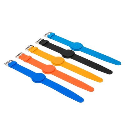 OEM スマート シリコン NFC RFID アクセス コントロール ブレスレット 13.56MHZ 祭りイベント用