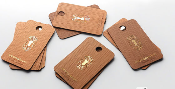 木製のRFID ホテルルーム キーカード 86x54mm 1.1-1.2mm 厚さ 調整可能
