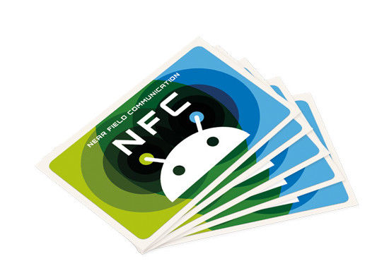 使い捨てのスマートNFC RFIDタグ 13.56MHz NFC紙カード カスタマイズ